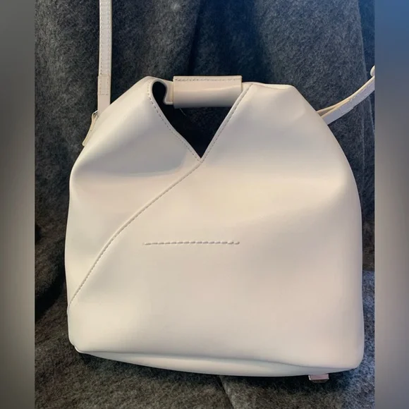MM6 Maison Martin Margiela Elegant White Leather Crossbody Bag - Picture 3 of 10